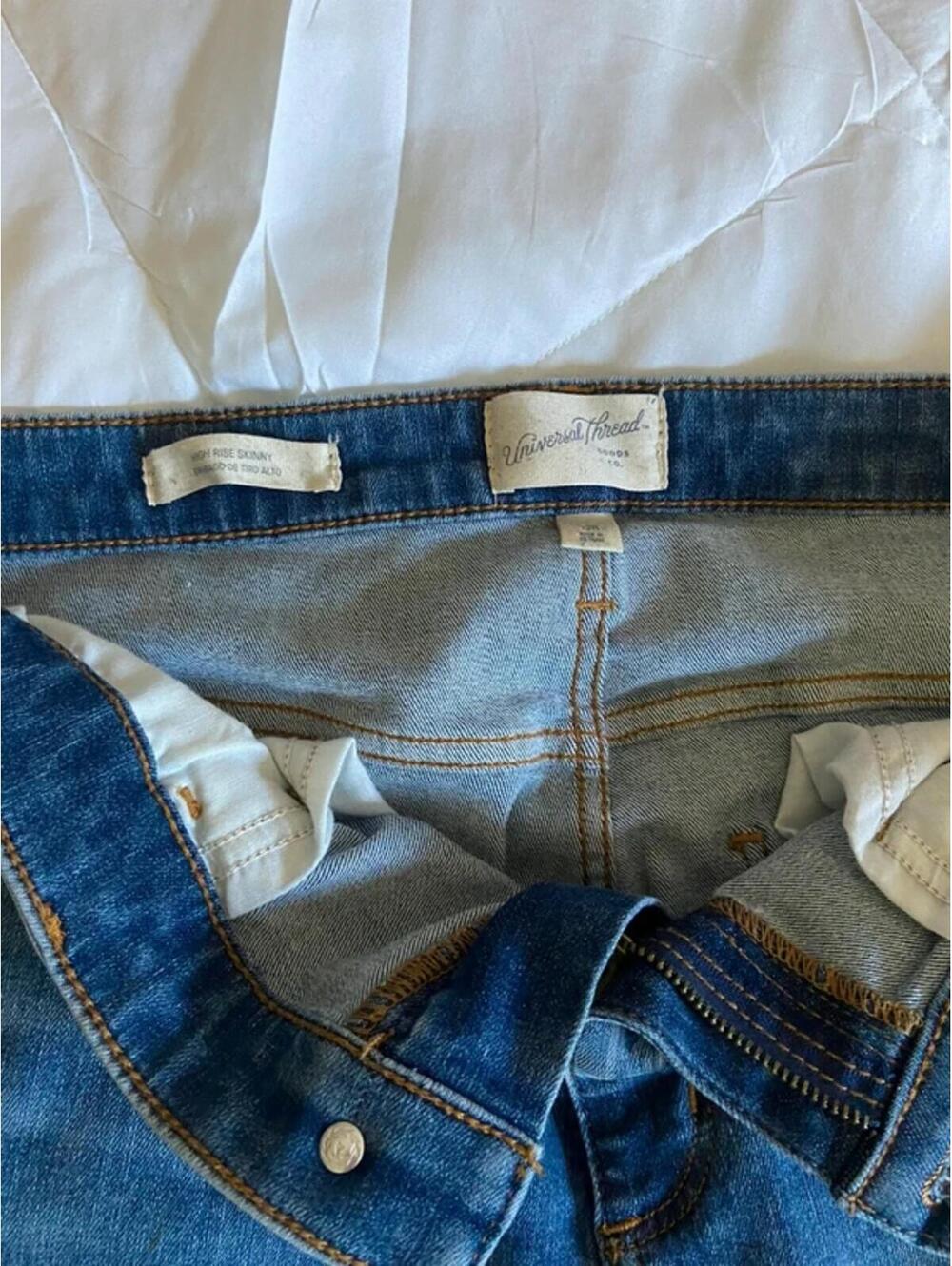 Universal Thread Ripped High Rise Skinny Jeans - Picture 5 of 7